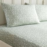 Dreams & Drapes - Saliegroen hoeslaken met bloemen (200 x 150 x 28 cm) - Luxe polykatoenen laken - bijpassend dekbedovertrek beschikbaar - groen laken met blad, kingsize