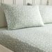 Dreams & Drapes - Saliegroen Eenpersoons hoeslaken (190 x 90 x 28cm) - Luxe polykatoenen laken - Bijpassend dekbedovertrek beschikbaar - Groen laken met blad