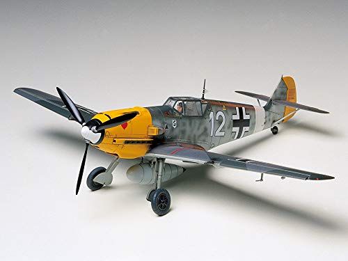 Tamiya 300061063 - 1:48 WWII Messerschmitt BF109E-4/7 Trop