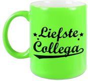Bellatio Decorations Bol Liefste collega tekst cadeau mok / beker - neon groen - 330 ml - bedankt cadeautje / afscheidscadeau