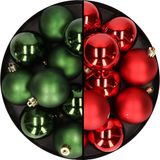 Merkloos / Sans marque Kaemingk B.V. 24x stuks kunststof kerstballen mix van rood en donkergroen 6 cm