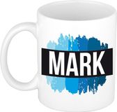 Bellatio Decorations Mark naam cadeau koffie mok - beker - met blauw verfstrepen - Cadeau collega - vaderdag - verjaardag - meester - coach - 300 ml - wit