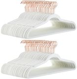 Amazon Basics Kledinghangers, 100 stuks, bij elkaar passend, voor het ophangen en ordenen van pakken, broeken, blazers en geperste broeken, ivoor/goud