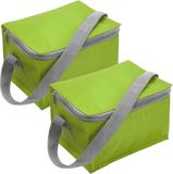 Merkloos / Sans marque Set van 2x stuks kleine koeltas voor 6 blikjes - lime groen - met rits en draagband - lunch-drankjes-medicijnen - 20 x 13 x 13 cm