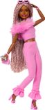 Barbie Deluxe Stijl - Zachtroze set met namaakbont - Barbiepop