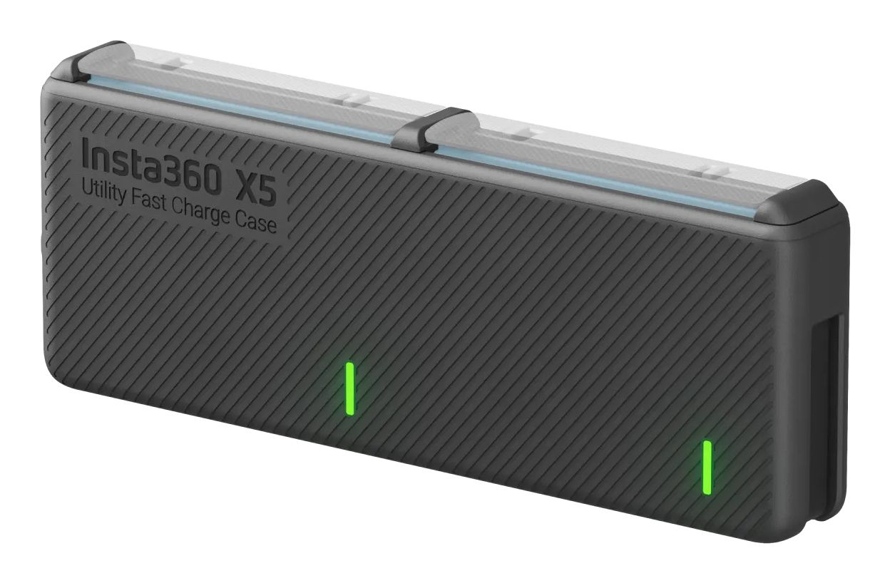 Insta360 X5 / Charger case / - / -