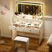 GTPLAYER Table de maquillage avec miroir et éclairage LED, 5 tiroirs, 80 x 40 x 135 cm, tabouret inclus. Équipé de prises et d'un éclairage LED réglable, couleur : blanc