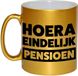 Bellatio Decorations Shoppartners Bv Pensioen mok / beker goudkleurig - hoera eindelijk met pensioen - 330 ml - VUT