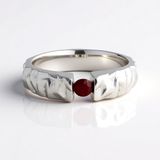 Cavill - Zilveren Damesring - 925 Zilver met Platina Coating - 0,171 ct Tanzania Robijn Rond Geslepen - Bezel Zetting - Modern & Elegant