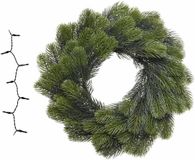Decoris Groene kerstkrans/dennenkrans/deurkrans 50 cm inclusief gekleurde verlichting