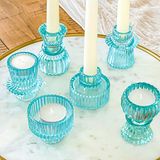 Kate Aspen Vintage geribbelde blauwe glazen kandelaars, pijler kaars, theelicht en votief kandelaars (set van 6, 3 verschillende maten), eettafel decor, plank decor, middelpunt
