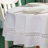 EHouseHome Zware stoffen tafelkleed met wit kant - waterdicht, kreukvrij, vlekbestendig, oliebestendig - voor dineren, binnen en buiten, bruiloft, vakantie, wit, rond 70 inch