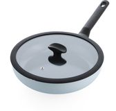 BK Enjoy Hapjespan 28cm met deksel – 3.4L – PFAS-vrije antikleeflaag – Hapjespan inductie – Keramische pan - Ovenbestendig tot 160°C - Koudgrepen - Met glazen deksel - Lichtblauw