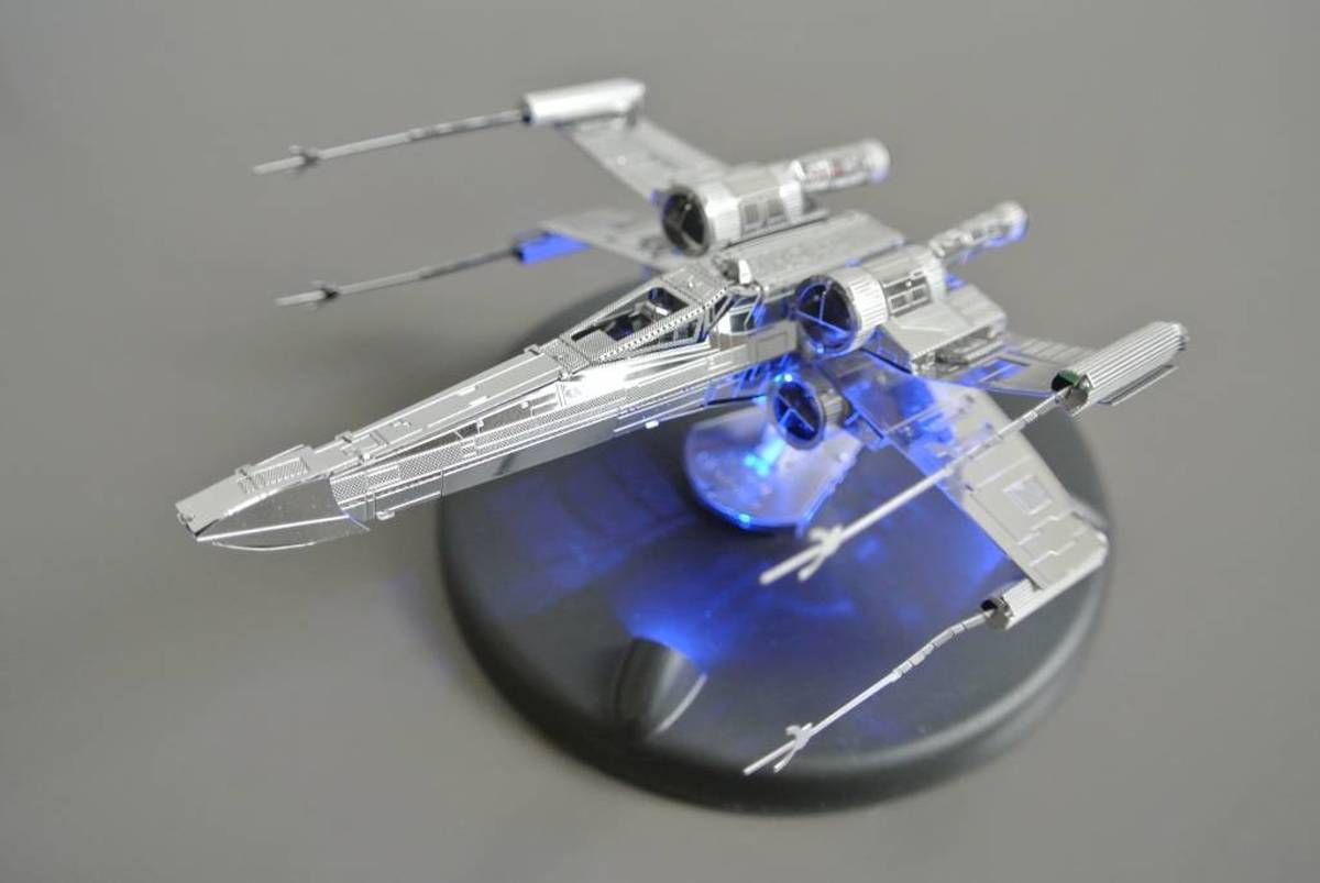 Metal Earth Modelbouw Accessoire Display met LED-verlichting