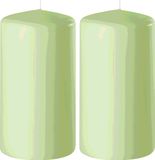 Enlightening Candles 2x bougies cylindriques/tronconiques vert clair 6 x 8 cm 27 heures de combustion - Bougies inodores vert clair - Décorations d'intérieur
