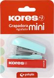 Kores Mini-nietmachine zacht blauw + 1000 nietjes 24/6, compatibel met 26/6, capaciteit 12 vellen papier 80 g, 6 x 4,5 x 3 cm, nietafstand 17 mm, ideaal als kantoormateriaal, perfect voor