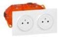LEGRAND - Dubbel stopcontact 16 A met aarding dooxie oppervlak + vierkante plaat + inbouwdoos - stopcontact 2P + T inbouw met intrekbare bodem - gemaakt in Frankrijk - wit