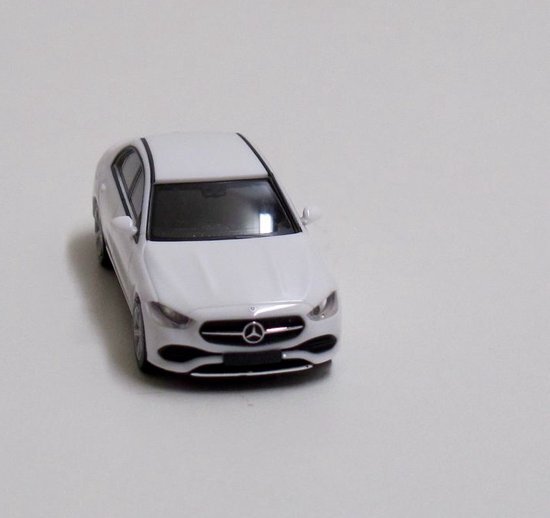 Herpa Modelauto Mercedes-Benz C-klasse limousine, origineel in schaal 1:87, automodel voor diorama, modelbouw verzamelobject, decoratieve automodellen van kunststof, kleur: poolwit