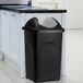 Holland Connections Poubelle à couvercle rabattable 60 Litres Plastique Cuisine Poubelle (Noir-Argent)