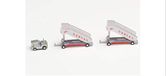 Herpa - Qantas historic passenger stairs with tractor