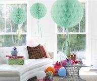Merkloos / Sans marque Folat Bv Decoratie bol - 5x - mint groen - 30 cm - crepe papier - versiering - honeycumbs - hangdecoratie