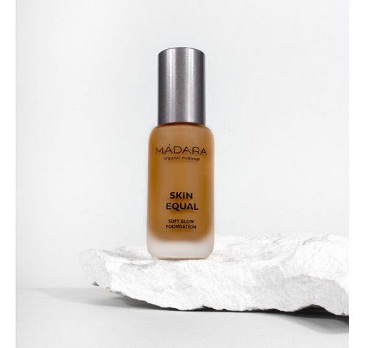 Mádara Skin Equal Foundation - A6065 - 30ml - SPF15 - Dames