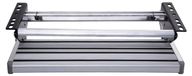 StarTech Opklapbare instapladder voor campers - Enkele trede van aluminium - Antislip oppervlak - Draagvermogen 150 kg - Kan met één hand worden ingeklapt - 54 × 54 × 7,8 cm - Zwarte poedercoating