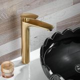 Merkloos Badkamer Wastafel Tap Mixer in Goud Geborsteld - Enkele Hendel met Fittingen - Hoge Uitloop - Modern Design