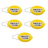 Fisura – Ovale rubberen portemonnee “Insert coin” geel. Retro portemonneetje met ketting, mini zakportemonnee unisex, speelse cadeautip. 5 stuks.