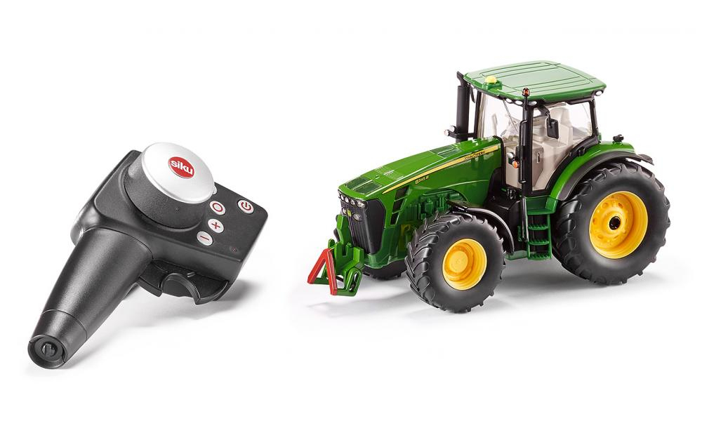 Siku   John Deere 8345R Tractor op afstand bestuurbaar 1:32 inclusief controller metaal/kunststof groen werkt op batterijen compatibel met onderdelen