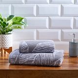 Fusion - Grey Leaf Badhanddoek (70 x 130cm) - 100% katoen - superzacht - tropische palmbladeren handdoek - grijs en wit badlaken - grijs badkameraccessoire - Matteo Collection