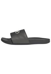 adidas Performance ADILETTE COMFORT AUDI REVOLUT F1 TEAM SLIPPERS - Unisex - Zwart