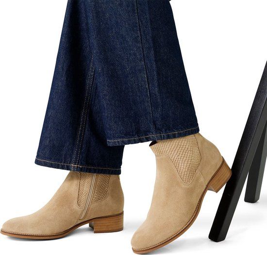 Manfield Dames Beige Suède Enkellaarsjes Maat 38