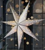 BRUBAKER LED Kerstster om op te Hangen - 60 cm Papieren Ster met 7 Punten - Zilver