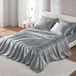 Madison Park Essentials Satijnen lakenset, luxe en zijdeachtig met natuurlijke glans, premium 40,6 cm diepe zak, rondom elastisch - beddengoed het hele jaar door, Cal King, grijs, 6-delig