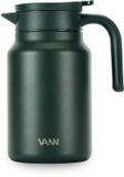VANN® 3-wandige RVS Thermoskan 1.5L – Isoleerkan – Schenkkan met Drukknop – Voor Koffie, Thee, IJswater & Meer – VANN® Family Jug – Dark Forest Green