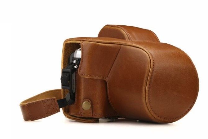 MegaGear MG1347 Cameratas - Olympus OM-D E-M10 Mark III (14-42mm) - Bruin - Leer