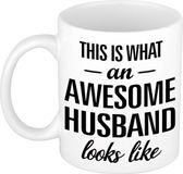 Bellatio Decorations This is what an awesome husband looks like cadeau mok / beker - 300 ml - verjaardag / Vaderdag - kado mok / beker