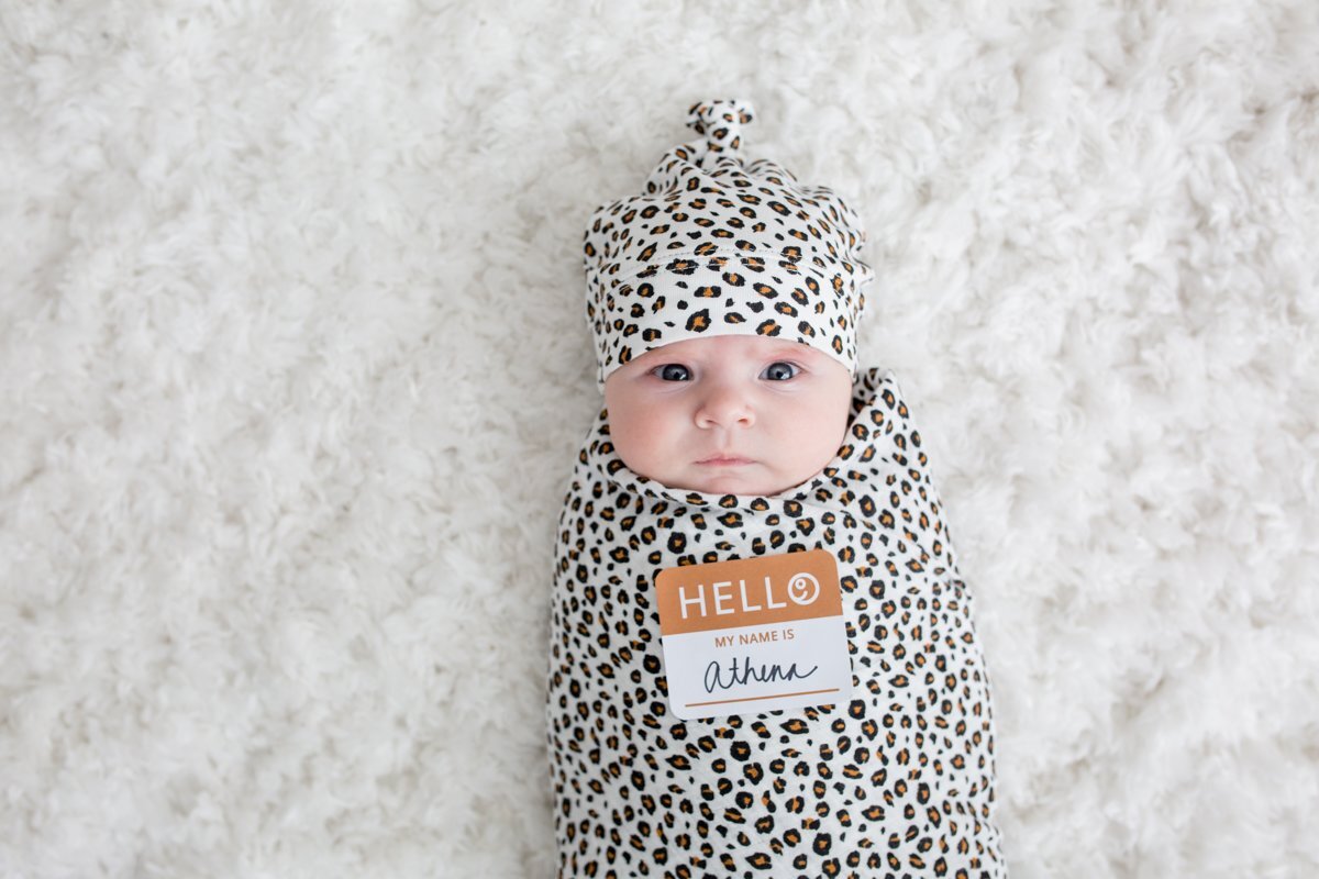 Lulujo Hello World Swaddle & Hat wit, beige