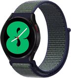 By Qubix - Sport Loop Nylon Bandje voor Garmin Forerunner 970 / 570 (47mm) / 255 - Blauw met Groene Band - 22mm