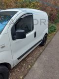 Heko Zijwindschermen donker tbv Citroen Nemo (B.j. 2007-2017) & Fiat Fiorino (B.j. 2007- ) & Qubo (B.j. 2008-2020) & Peugeot Bipper (B.j. 2007-2017) set a 2 stuks L+R pasvorm