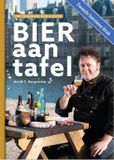 Bier Koken Met Krullen Bier aan tafel