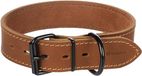 Flamingo Halsketting Montana breed cognac leer L 45-55 cm x 40 mm - met klinknagels en gesp heeft een zwarte glanzende afwerking