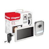 LEGRAND, EASYKIT Essential video-deurintercomset met 2-draads aansluiting, 7 inch kleurenmonitor en groothoekcamera, 1/2 gezinshuiset, uitbreidbaar, stekkervoeding, IP54-IK07, kleur: wit, 367910