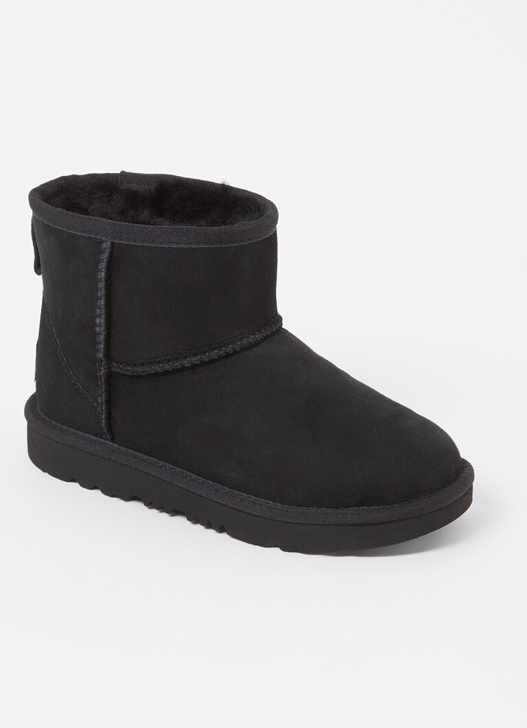 UGG UGG Classic Mini II enkellaarsje van suède