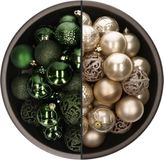 Bellatio Decorations Kerstballen mix - 74-delig - parel champagne en donkergroen - 6 cm - kunststof