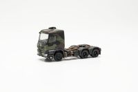 herpa Vrachtwagen model Mercedes-Benz Arocs 6x4 trekker Bundeswehr, miniatuur op schaal 1:87, verzamelstuk, Made in Germany, kunststof
