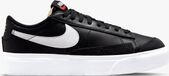 Nike Blazer Low Platform Dames - Zwart/Wit - Maat 39