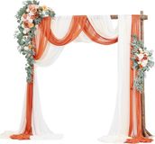 VEVOR Bruiloft Boog Bloemen Set Bruiloft Boog Decoratie met 2x Bloemen 3x Gordijnen Oranje