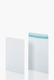 POSTHORN Verzendtas B4 (353x250mm) zelfklevend met draad versterkt w/b 130g 100 stuks, wit/blauw